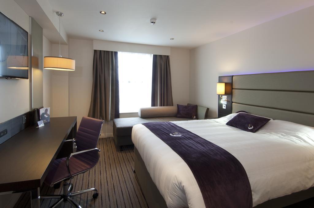 Premier Inn Dundee Centre Esterno foto